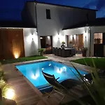 Vila Pins En Re